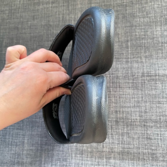 NIKE BENASSI JUST DO IT SLIDE SANDALS - Picture 4 of 10